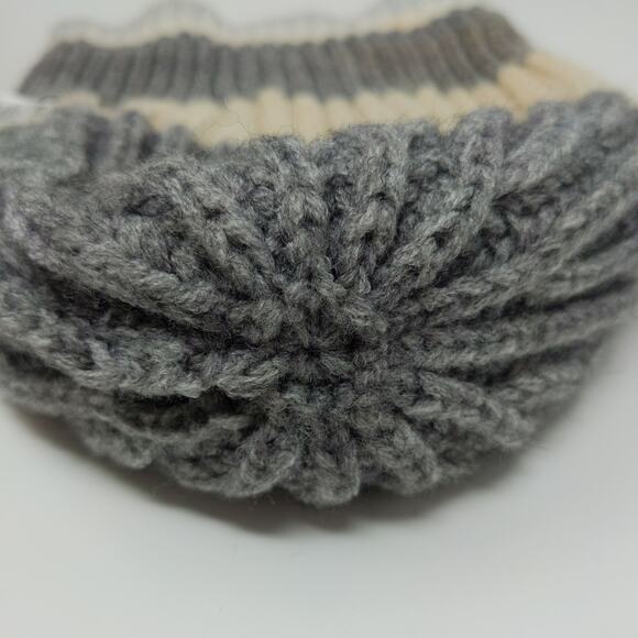 Old Navy Toboggan Beanie Hat Gray Cream White Striped OSFA Acrylic Blend - Picture 11 of 11